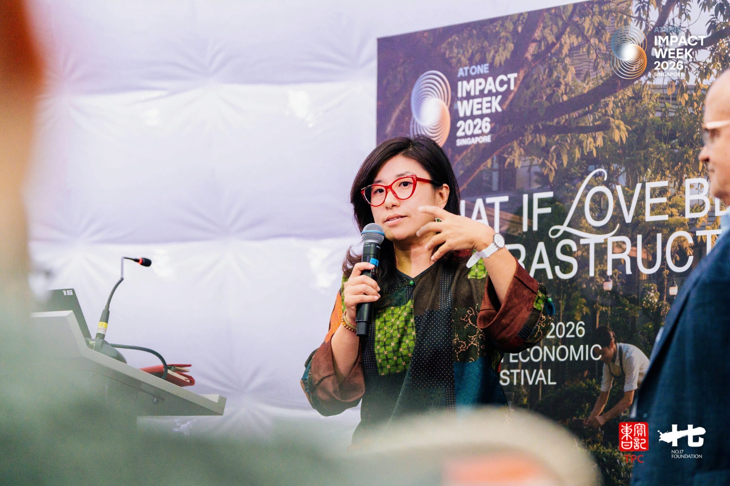 Binbin Wang speaking